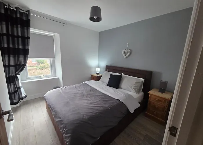 In Sandwith Nyaraló *